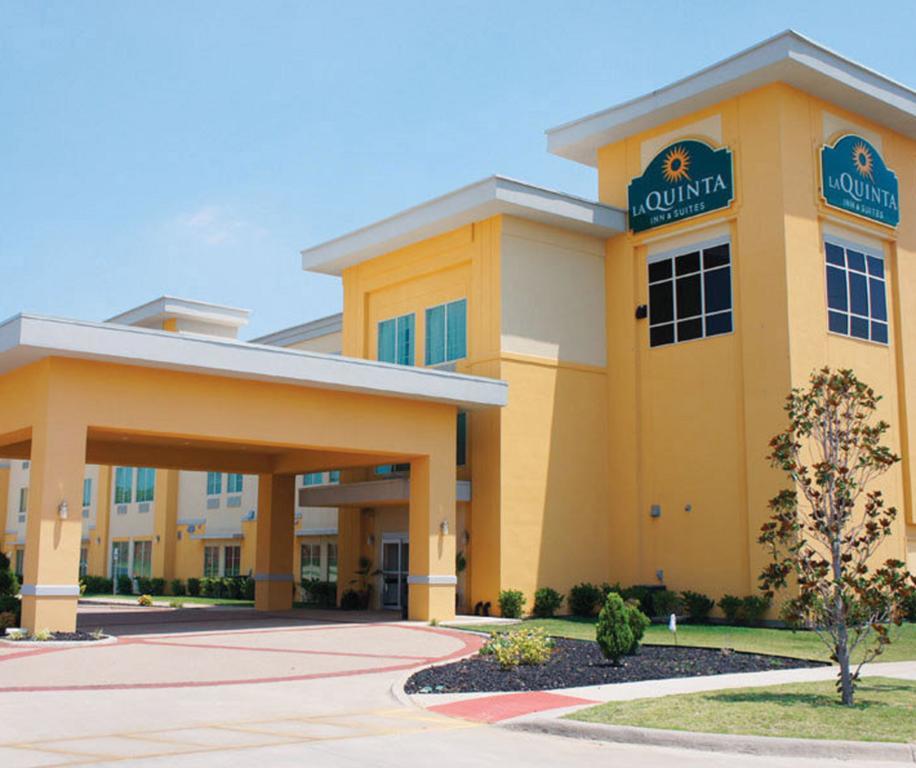 La Quinta Inn And Suites Joshua Extérieur photo